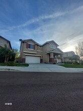 6173 N Kingsmill Ct in Fontana, CA - Building Photo - Building Photo