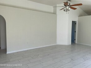 2153 Redwood Cir in Palm Bay, FL - Building Photo - Building Photo