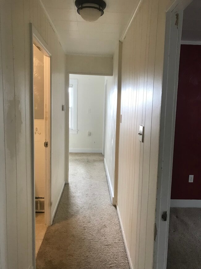 3915 McWhinney St in Munhall, PA - Foto de edificio - Building Photo