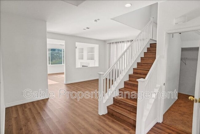 27511 Midas Ln in Santa Clarita, CA - Building Photo - Building Photo