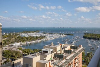 2889 McFarlane Rd in Miami, FL - Building Photo - Building Photo