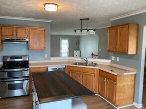 1049 Royal Dr in Canonsburg, PA - Building Photo - Building Photo