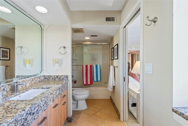 5555 Heron Point Dr in Naples, FL - Building Photo - Building Photo