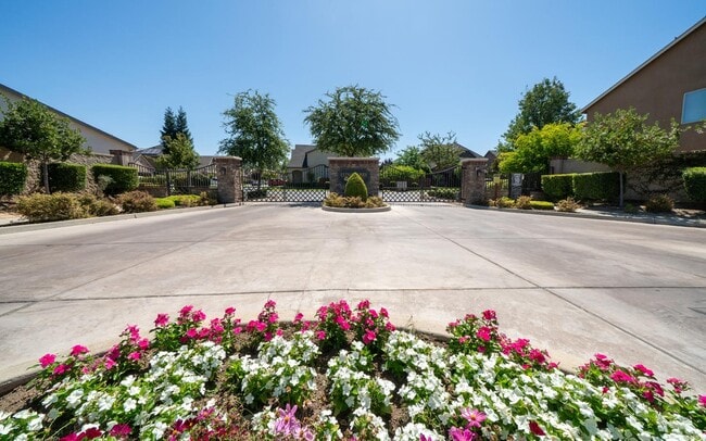 6712 Lucas Dr in Fresno, CA - Building Photo - Building Photo