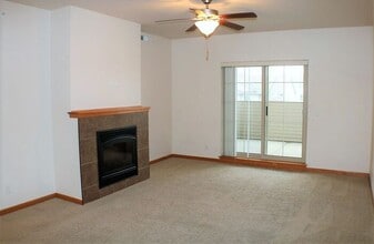460 Cameron Way in North Liberty, IA - Building Photo - Building Photo