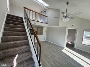 4346 Pembrook Village Dr in Alexandria, VA - Building Photo - Building Photo