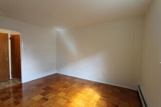 8244 Woolston Ave in Philadelphia, PA - Building Photo - Building Photo