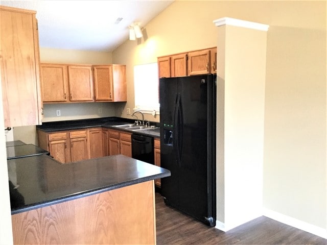 8018 Bitternut Dr in Indianapolis, IN - Foto de edificio - Building Photo