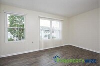 814 Showell Ct photo'