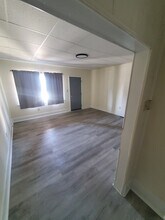 612 4th Ave, Unit 612 4th ave 1st floor in Ford City, PA - Foto de edificio - Building Photo