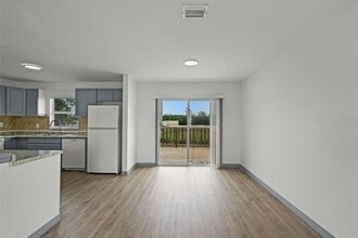 663 S Econlockhatchee Trail in Orlando, FL - Building Photo - Building Photo