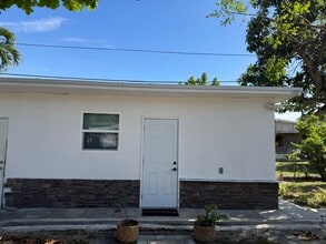 3321 SW 35th St in West Park, FL - Foto de edificio - Building Photo