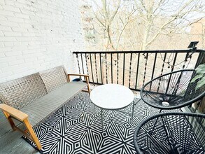 29 Mount Hood Rd, Unit 12 in Boston, MA - Foto de edificio - Building Photo