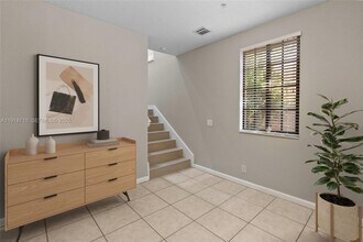 2649 Center Ct Dr in Weston, FL - Building Photo - Building Photo