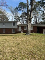 150 Fairway Rd in Brunswick, GA - Building Photo