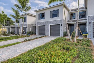 138 SE 5th Ct in Deerfield Beach, FL - Building Photo - Building Photo