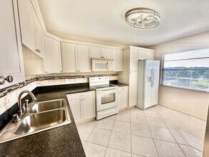 4001 Hythe A in Boca Raton, FL - Building Photo - Building Photo