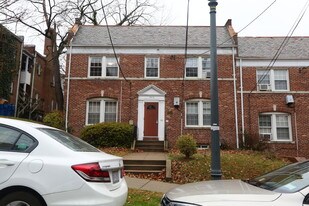 2606 41st St NW in Washington, DC - Building Photo