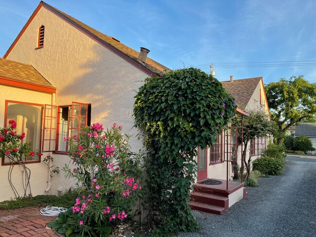 517 Benton St, Unit 517 Benton St