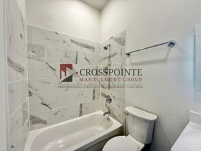 548 W Erwin St in Tyler, TX - Building Photo - Building Photo