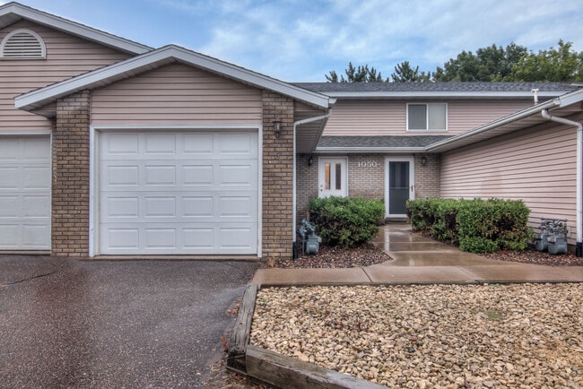 1050 W Hamilton Ave, Unit 4