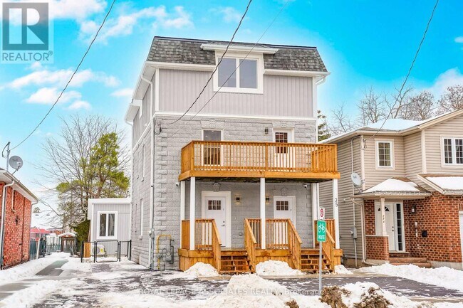 35 St George St in Brantford, ON - Building Photo - Building Photo