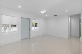 540 NE 67th St in Miami, FL - Building Photo - Building Photo