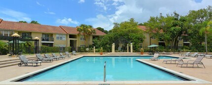 4001 Crockers Lake Blvd, Unit 1017 in Sarasota, FL - Building Photo - Building Photo