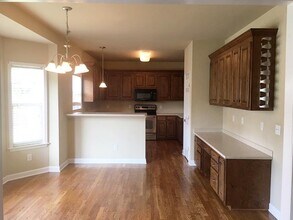 2087 Lequire Ln in Spring Hill, TN - Foto de edificio - Building Photo