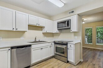 306 N Lindell Rd in Greensboro, NC - Building Photo - Building Photo