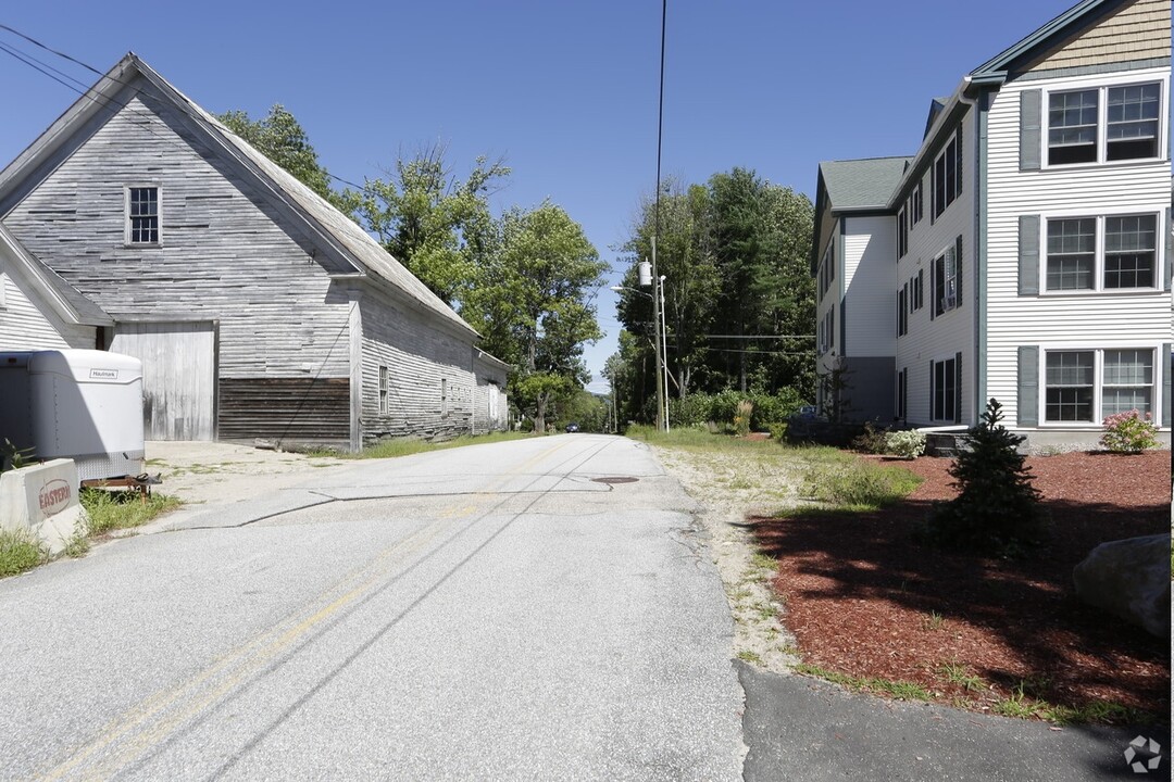 80 Main St in Center Ossipee, NH - Building Photo