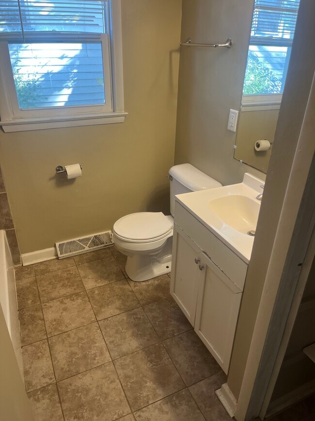 6615 W Keefe Avenue Pky in Milwaukee, WI - Building Photo - Building Photo