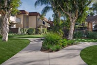 Los Arbolitos Apartments, Riverside in Riverside, CA - Foto de edificio - Building Photo