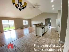 1254 Crown Ct in De Pere, WI - Building Photo - Building Photo