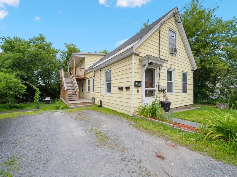 9 High St in Claremont, NH - Building Photo