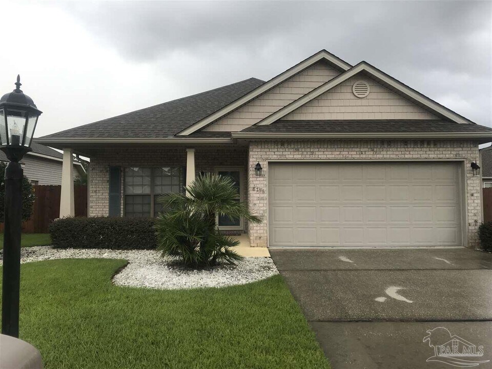 8776 Bradfield Dr in Pensacola, FL - Building Photo