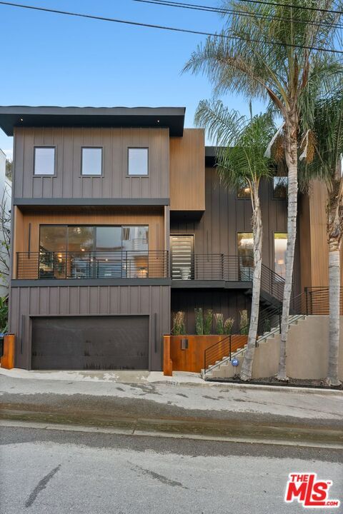 3601 Dixie Canyon Ave in Los Angeles, CA - Building Photo - Building Photo