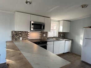 11 Hillside Ave in Highland, NY - Building Photo - Building Photo