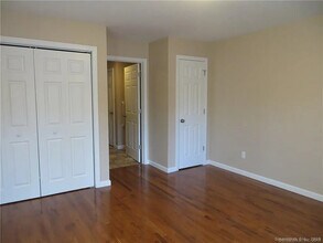 4 Grove St in East Haddam, CT - Building Photo - Building Photo