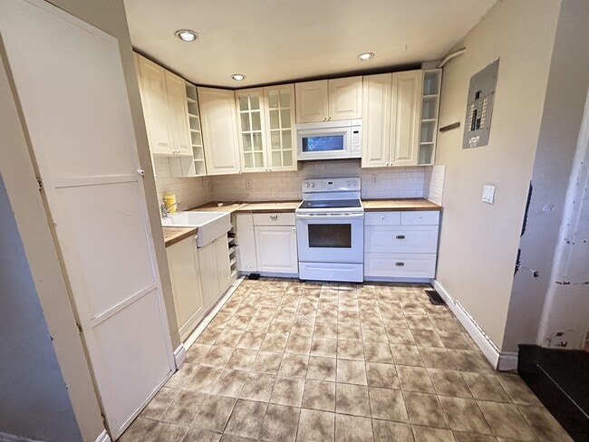 property at 34 Gladstone Ave