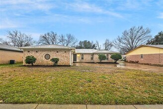 8708 Main St in Fort Worth, TX - Building Photo - Building Photo