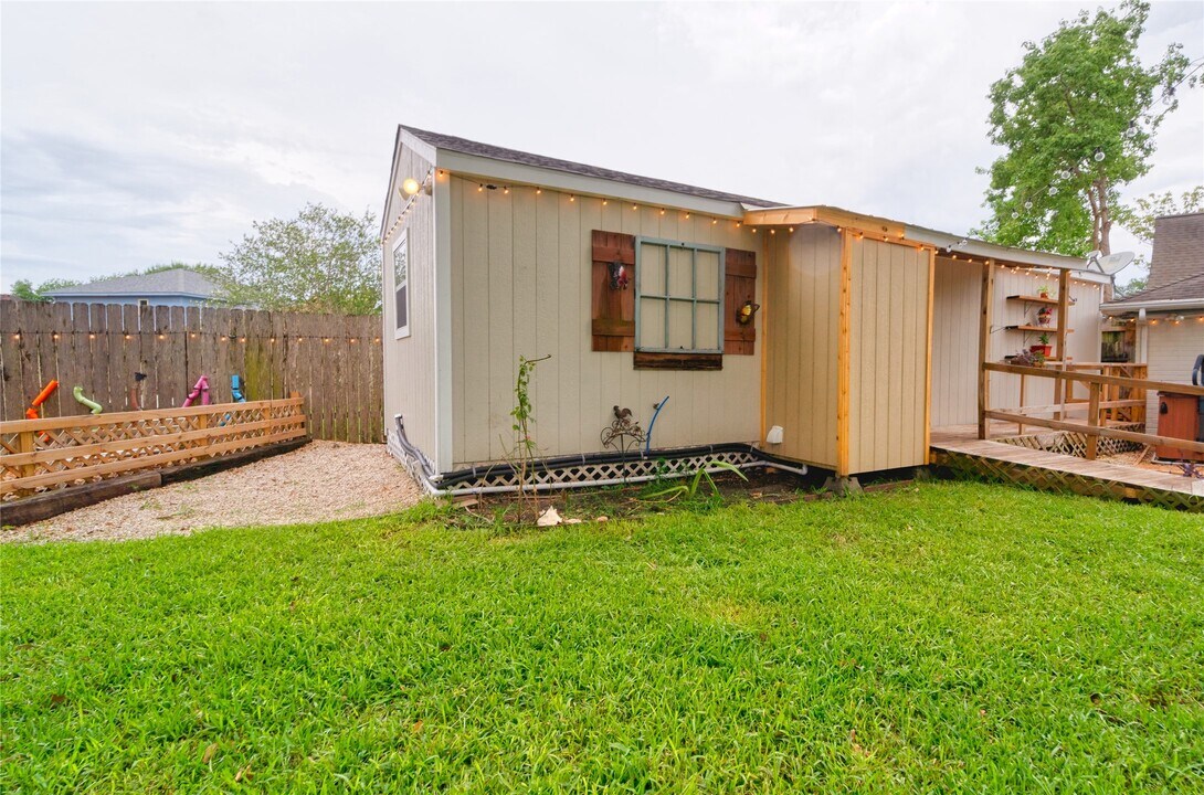 6951 Leandra Dr in Houston, TX - Foto de edificio