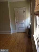 324 S Juniper St in Philadelphia, PA - Building Photo - Building Photo