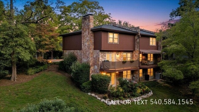 3331 Stonehenge Square in Cave Spring, VA - Building Photo - Building Photo