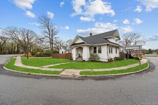 218 Islip Blvd in Islip Terrace, NY - Building Photo