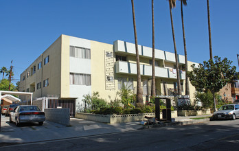 6643 De Longpre Ave in Los Angeles, CA - Building Photo - Building Photo