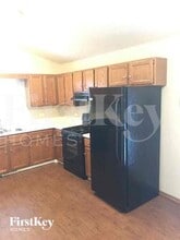 1917 Joanna Ave in Zion, IL - Foto de edificio - Building Photo