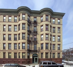 11 N East St in Holyoke, MA - Foto de edificio - Building Photo