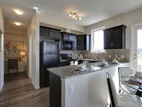 Airdrie Place Apartments in Airdrie, AB - Building Photo - Interior Photo