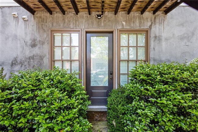 property at 2067 Telfair Cir NE